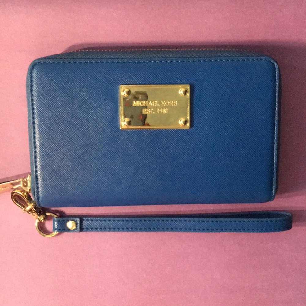 Michael Kors wallet wristlet